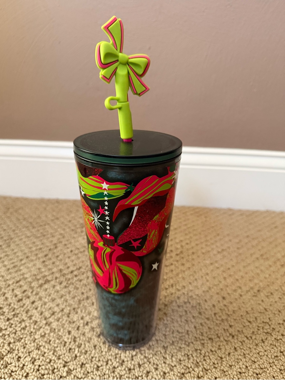 Starbucks Holiday Christmas 2023 Venti 24 oz Insulated Tumbler w/Straw & Bow Top